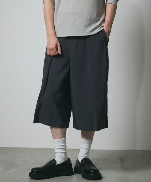 DAZE（デイズ）の「ポリエステルツイル タックワイド ショートスラックス（スラックス・メンズ・ブラック/チャコールグレー・SMALL/MEDIUM/LARGE/X-LARGE）」の20枚目の写真