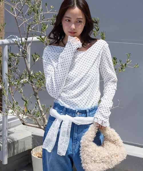 forksy.(フォルクシー)の「【forksy.】<エブリデイシリーズ>ドレープネック レースカフストップス / 無地・ドット(Tシャツ/カットソー・レディース・ピンク/オフホワイト/ホワイト系/チャコールグレー/ブラック・FREE)」の2枚目の写真