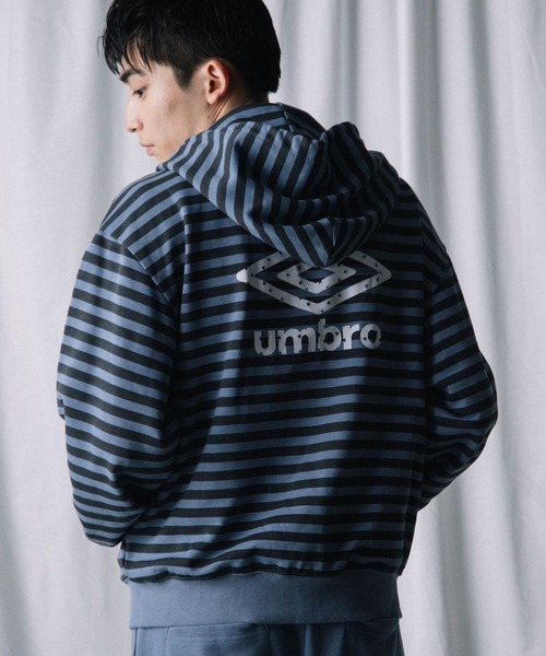 ALAND（エーランド）の「【UNISEX】ALAND×UMBRO／裏毛パーカー（パーカー・レディース・ブルー/ブラック/グレー・LARGE/SMALL）」の3枚目の写真