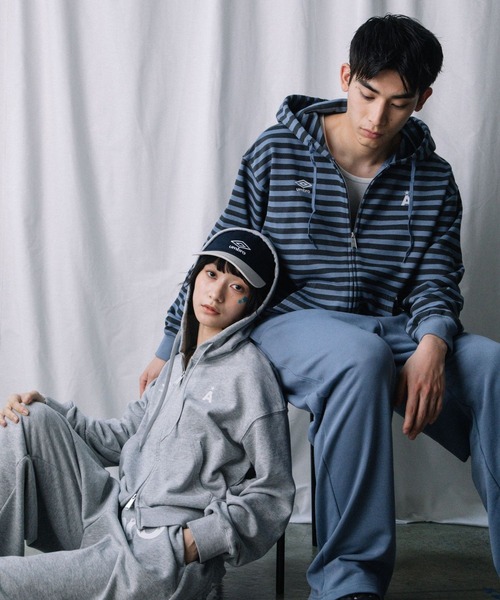 ALAND（エーランド）の「【UNISEX】ALAND×UMBRO／裏毛パーカー（パーカー・レディース・ブルー/ブラック/グレー・LARGE/SMALL）」の6枚目の写真