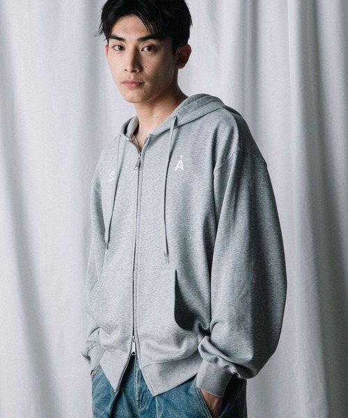 ALAND（エーランド）の「【UNISEX】ALAND×UMBRO／裏毛パーカー（パーカー・レディース・ブルー/ブラック/グレー・LARGE/SMALL）」の14枚目の写真