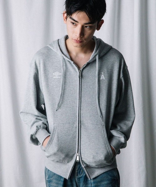 ALAND（エーランド）の「【UNISEX】ALAND×UMBRO／裏毛パーカー（パーカー・レディース・ブルー/ブラック/グレー・LARGE/SMALL）」の15枚目の写真