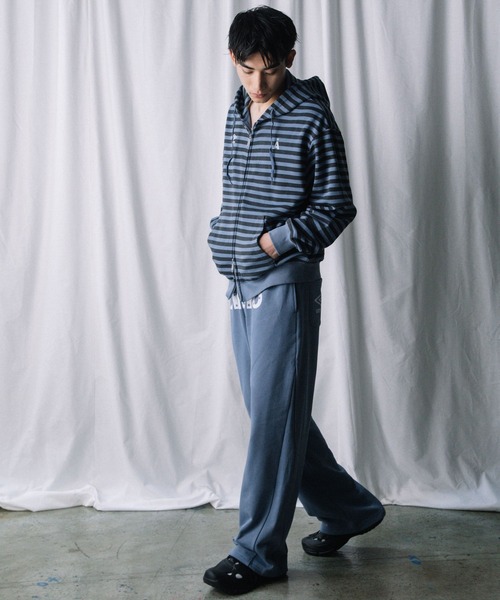 ALAND（エーランド）の「【UNISEX】ALAND×UMBRO／裏毛パーカー（パーカー・レディース・ブルー/ブラック/グレー・LARGE/SMALL）」の19枚目の写真