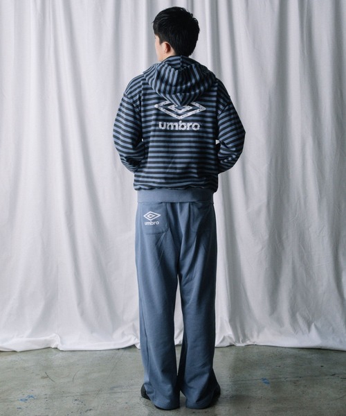 ALAND（エーランド）の「【UNISEX】ALAND×UMBRO／裏毛パーカー（パーカー・レディース・ブルー/ブラック/グレー・LARGE/SMALL）」の20枚目の写真