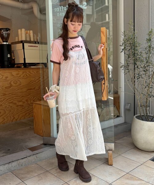 w closet(ダブルクローゼット)の「クロシェレースキャミワンピース(ワンピース・レディース・ブラック/オフホワイト・FREE)」の1枚目の写真