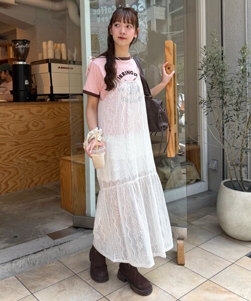 w closet(ダブルクローゼット)の「クロシェレースキャミワンピース(ワンピース・レディース・ブラック/オフホワイト・FREE)」の3枚目の写真