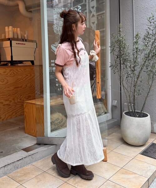 w closet(ダブルクローゼット)の「クロシェレースキャミワンピース(ワンピース・レディース・ブラック/オフホワイト・FREE)」の4枚目の写真