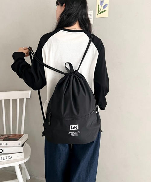 Lee(リー)の「Lee.ポリエステル ナップサック.バックパック.軽量(バックパック/リュック・レディース・ダークグレー/ブラウン/ネイビー/グレー/ブラック・FREE)」の1枚目の写真
