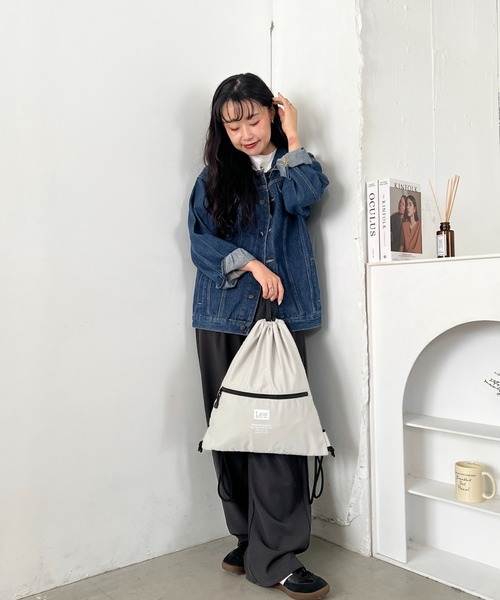 Lee(リー)の「Lee.ポリエステル ナップサック.バックパック.軽量(バックパック/リュック・レディース・ダークグレー/ブラウン/ネイビー/グレー/ブラック・FREE)」の21枚目の写真
