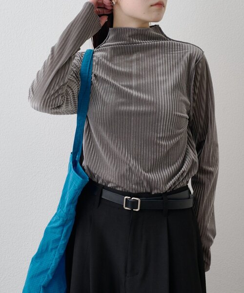 COLONY 2139（コロニートゥーワンスリーナイン）の「【WEB限定】ベロアストライプボトルネック長袖プルオーバー（Tシャツ/カットソー・レディース・ピンク/ライトベージュ/モカ/ブラック/チャコールグレー・FREE）」の16枚目の写真