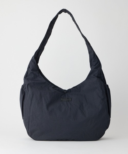 WILD THINGS（ワイルドシングス）の「大容量25L【WILD THINGS】MONSTER SHOULDER リップストップナイロン 大型ショルダーバッグ（ショルダーバッグ・レディース・ブラック/ベージュ/カーキ・ONE SIZE）」の2枚目の写真