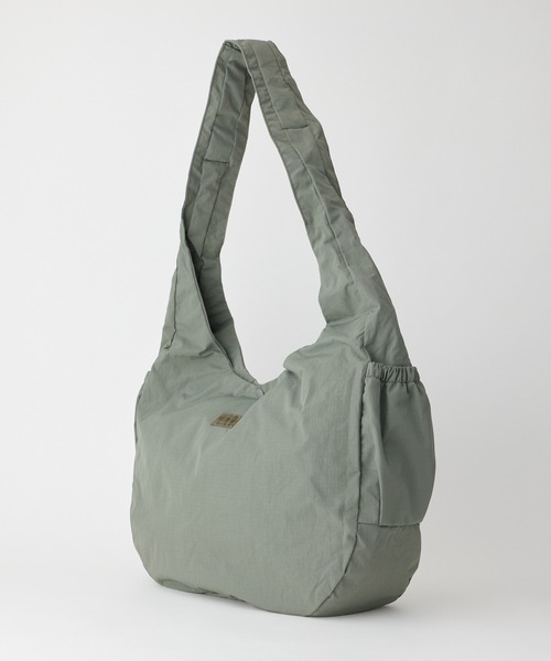 WILD THINGS（ワイルドシングス）の「大容量25L【WILD THINGS】MONSTER SHOULDER リップストップナイロン 大型ショルダーバッグ（ショルダーバッグ・レディース・ブラック/ベージュ/カーキ・ONE SIZE）」の10枚目の写真