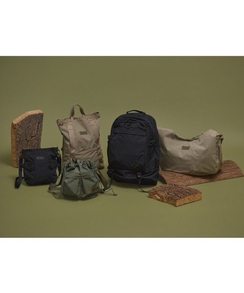 WILD THINGS（ワイルドシングス）の「大容量25L【WILD THINGS】MONSTER SHOULDER リップストップナイロン 大型ショルダーバッグ（ショルダーバッグ・レディース・ブラック/ベージュ/カーキ・ONE SIZE）」の19枚目の写真