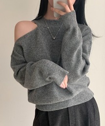 ニットオフショルダートップス