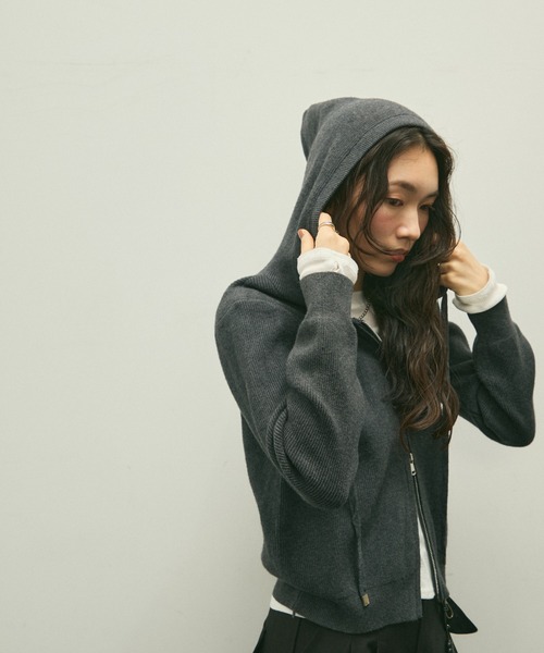 Lutim by u(ルチバイユー)の「フードニットジップアップ(Tシャツ/カットソー・レディース・オフホワイト/ブラウン/ライトグレー/チャコールグレー/ナチュラル・FREE)」の19枚目の写真