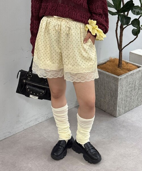 CIAOPANIC(チャオパニック)の「配色レースヘムサテンドットショートパンツ(その他パンツ・レディース・ネイビー/ブラウン/アイボリー・ONE SIZE)」の6枚目の写真
