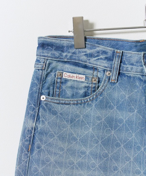 Calvin Klein(カルバン・クライン)の「Calvin Klein/カルバンクライン 90S STRAIGHT BOULEVARD BLUES デニムパンツ ストレートシルエット ブランドロゴ フルレングス ボトム 2026年秋冬 秋服冬服(デニムパンツ・メンズ・ライトブルー・32inch/30inch/34inch)」の8枚目の写真
