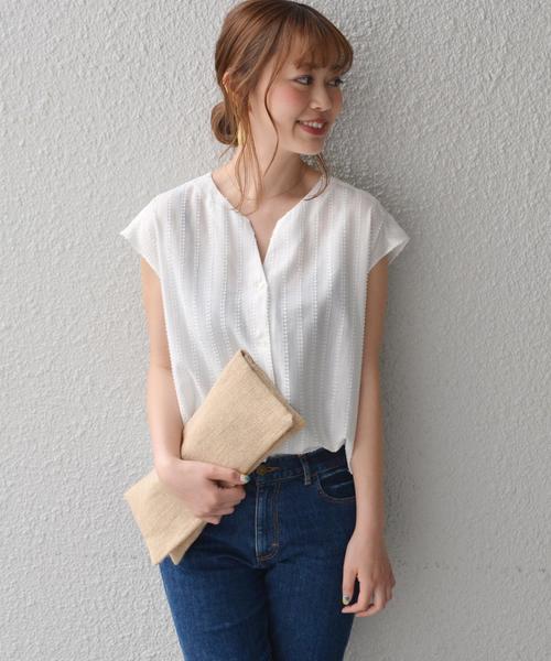 SHIPS for women（シップスフォーウィメン）の「カラードビーフレンチスリーブブラウス◇（シャツ/ブラウス・レディース・ライトブルー/ライトホワイト・ONE SIZE）」の2枚目の写真