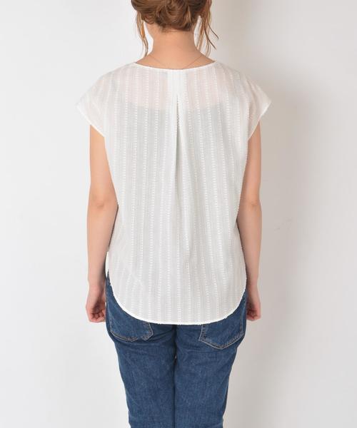 SHIPS for women（シップスフォーウィメン）の「カラードビーフレンチスリーブブラウス◇（シャツ/ブラウス・レディース・ライトブルー/ライトホワイト・ONE SIZE）」の7枚目の写真