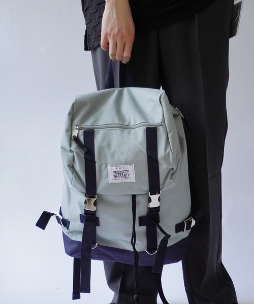 PRODUCTY WARRANTY（プロダクティワランティ）の「【 PRODUCTY WARRANTY 】 プロダクティー ダブルバックル フラップ バックパック（バックパック/リュック・レディース・ブラック/グレー/ブラック×ホワイト/ホワイト系その他/ブラック系その他/グレー系その他/グリーン系その他/ブルー系その他/チャコール/ブラック系その他2/ブラック系その他3/ブルー系その他2/オリーブ/サックスブルー/レッド/ブラック系その他4/チャコールグレー/ベージュ・FREE）」の11枚目の写真