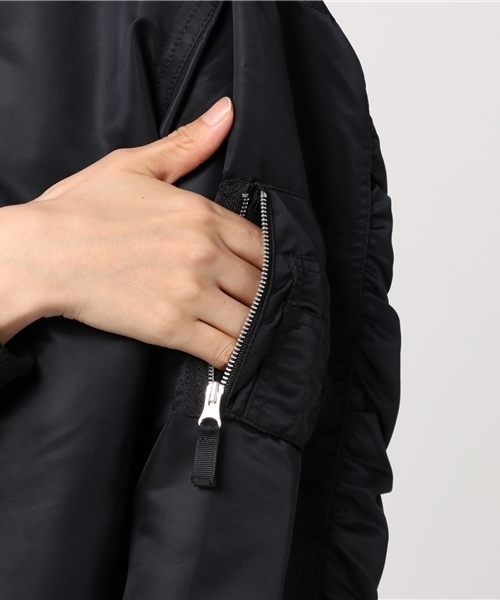 laboratory work（ラボラトリーワーク）の「ＢＩＧスリーブＭＡ－1（MA-1・レディース・ブラック/カーキ・MEDIUM）」の10枚目の写真