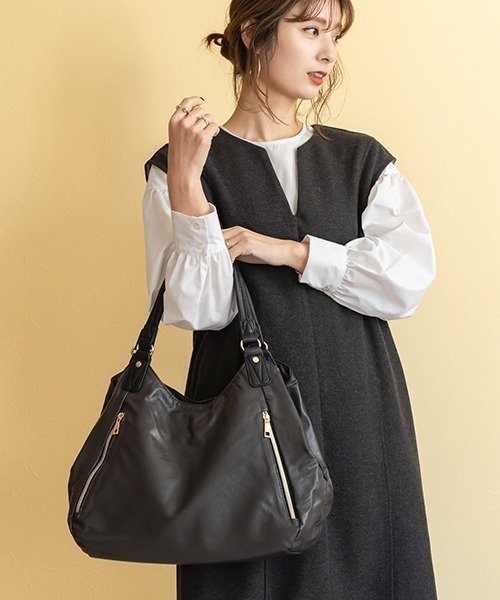 Rename（リネーム）の「Rename 軽量 ゴールドファスナー 高密度 ナイロン トートバッグ（トートバッグ・レディース・ネイビー/カーキ/ブラック/ベージュ/ブラック系その他/グレー/ライトベージュ/モカ/グレイッシュベージュ・FREE）」の2枚目の写真