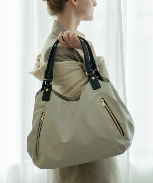 Rename（リネーム）の「Rename 軽量 ゴールドファスナー 高密度 ナイロン トートバッグ（トートバッグ・レディース・ネイビー/カーキ/ブラック/ベージュ/ブラック系その他/グレー/ライトベージュ/モカ/グレイッシュベージュ・FREE）」の6枚目の写真