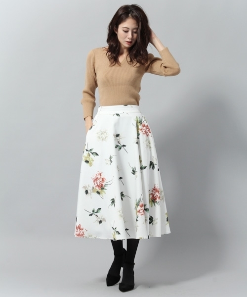 Andemiu(アンデミュウ)の「【WEB限定】ハートネックリブプルオーバー777404(ニット/セーター・レディース・グレー/グリーン/ブラック/パープル/ベージュ・FREE)」の8枚目の写真