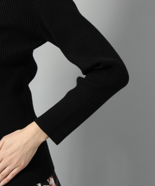 Andemiu(アンデミュウ)の「【WEB限定】ハートネックリブプルオーバー777404(ニット/セーター・レディース・グレー/グリーン/ブラック/パープル/ベージュ・FREE)」の16枚目の写真