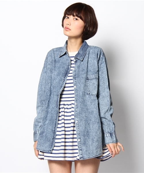 WEGO(ウィゴー)の「WEGO/BIGデニムシャツ(シャツ/ブラウス・レディース・ダークインディゴブルー・FREE)」の5枚目の写真