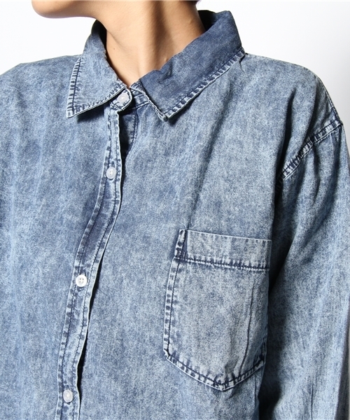 WEGO(ウィゴー)の「WEGO/BIGデニムシャツ(シャツ/ブラウス・レディース・ダークインディゴブルー・FREE)」の6枚目の写真