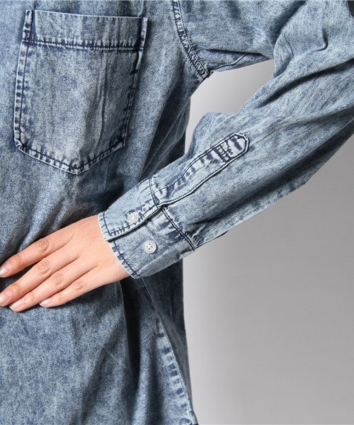 WEGO(ウィゴー)の「WEGO/BIGデニムシャツ(シャツ/ブラウス・レディース・ダークインディゴブルー・FREE)」の7枚目の写真