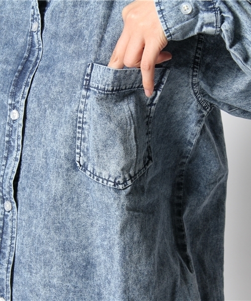 WEGO(ウィゴー)の「WEGO/BIGデニムシャツ(シャツ/ブラウス・レディース・ダークインディゴブルー・FREE)」の8枚目の写真