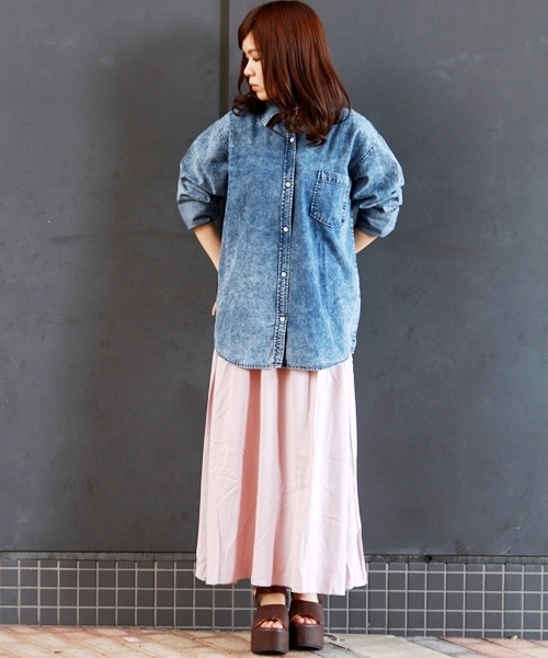 WEGO(ウィゴー)の「WEGO/BIGデニムシャツ(シャツ/ブラウス・レディース・ダークインディゴブルー・FREE)」の10枚目の写真