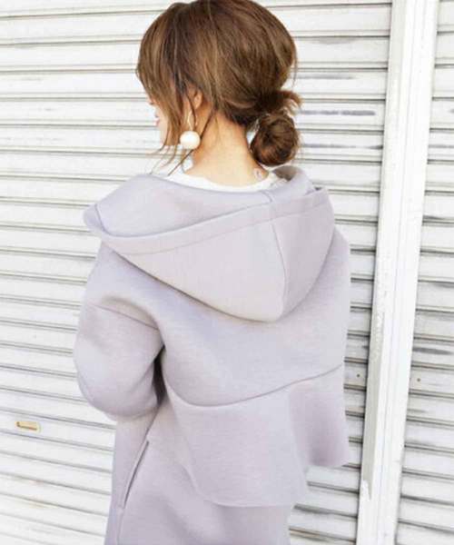 M y u(ミュー)の「フーディ バックフリルコーディガン(その他アウター・レディース・ブラック/ベージュ/チャコールグレー・FREE)」の8枚目の写真