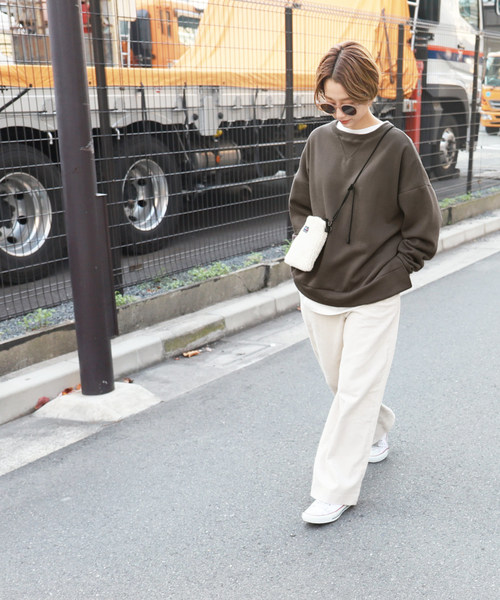 coca（coca）（コカ）の「裏起毛サイドスリットスウェットトップス（スウェット・レディース・ブラック/グレー/アイボリー/チャコール/ブラウン・ONE SIZE）」の7枚目の写真