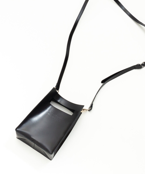 ADAM PATEK（アダムパテック）の「ADAM PATEK/【CAMAS】patent leather mini pouch shoulder（ショルダーバッグ・レディース・ブラック・FREE）」の4枚目の写真