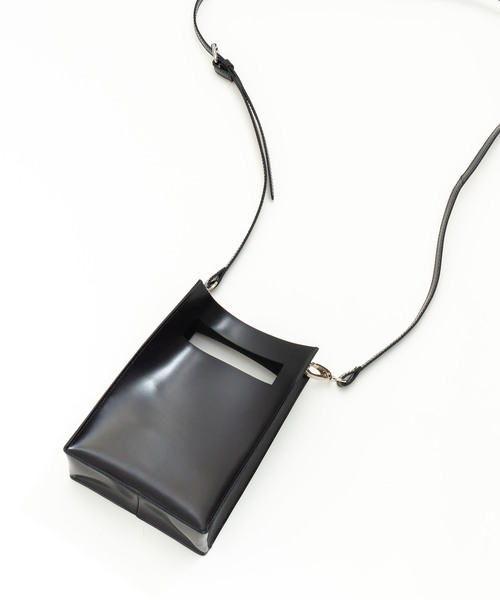 ADAM PATEK（アダムパテック）の「ADAM PATEK/【CAMAS】patent leather mini pouch shoulder（ショルダーバッグ・レディース・ブラック・FREE）」の3枚目の写真