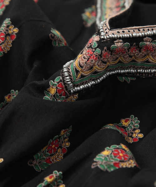 green label relaxing(グリーンレーベルリラクシング)の「INDIA FLW/PRT BEADS ワンピース(ワンピース・レディース・オフホワイト/ブラック/イエロー・FREE)」の7枚目の写真