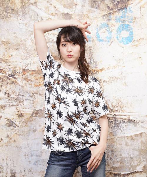 おしゃれスタ(オシャレスタ)の「パームツリープリントクルーネックTシャツ(KU)(Tシャツ/カットソー・メンズ・ホワイト/ブラック・M/L)」の1枚目の写真