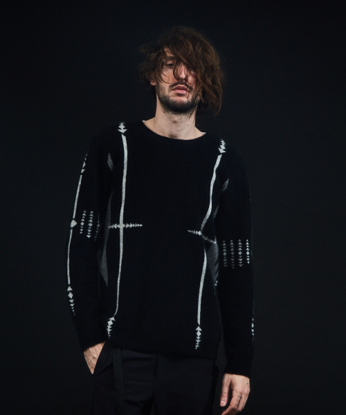 5351 POUR LES HOMMES(ゴーサンゴーイチプールオム)の「ネイティブグラデーションジャガードニット(ニット/セーター・メンズ・ブラック・44/46/48/50)」の6枚目の写真
