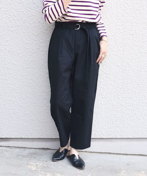 SHIPS Days（シップスデイズ）の「SHIPS Days STANDARD:タックテーパードパンツ◇（その他パンツ・レディース・ブラック/ベージュ/オリーブ・S～Ｍ/M～Ｌ）」の2枚目の写真