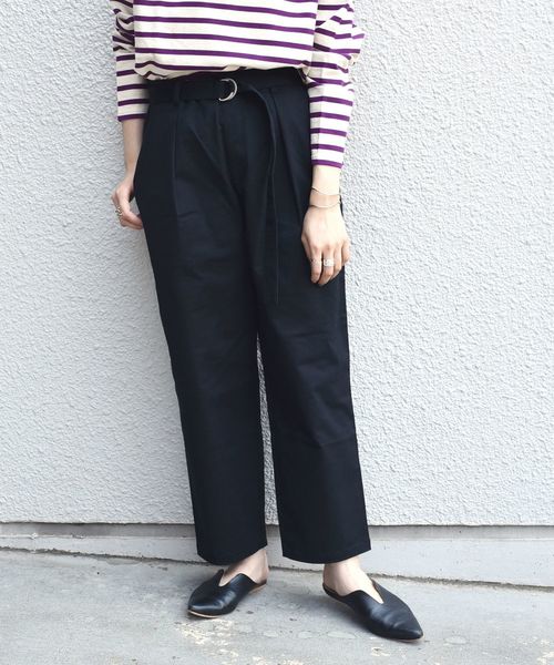 SHIPS Days（シップスデイズ）の「SHIPS Days STANDARD:タックテーパードパンツ◇（その他パンツ・レディース・ブラック/ベージュ/オリーブ・S～Ｍ/M～Ｌ）」の4枚目の写真