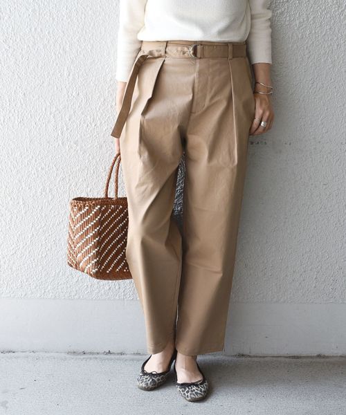 SHIPS Days（シップスデイズ）の「SHIPS Days STANDARD:タックテーパードパンツ◇（その他パンツ・レディース・ブラック/ベージュ/オリーブ・S～Ｍ/M～Ｌ）」の6枚目の写真