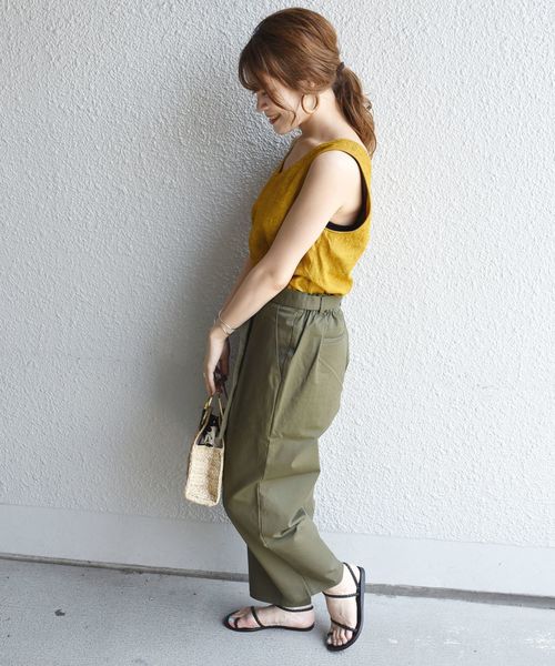 SHIPS Days（シップスデイズ）の「SHIPS Days STANDARD:タックテーパードパンツ◇（その他パンツ・レディース・ブラック/ベージュ/オリーブ・S～Ｍ/M～Ｌ）」の16枚目の写真