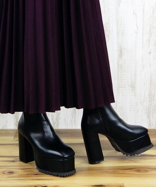 minia（ミニア）の「チャンキースクエアミドルブーツ [ minia ]（ブーツ・レディース・ブラック/パイソン・S/M/L）」の17枚目の写真