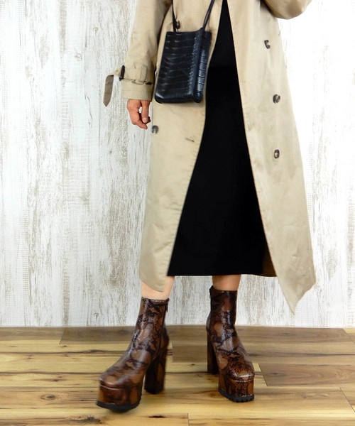 minia（ミニア）の「チャンキースクエアミドルブーツ [ minia ]（ブーツ・レディース・ブラック/パイソン・S/M/L）」の12枚目の写真