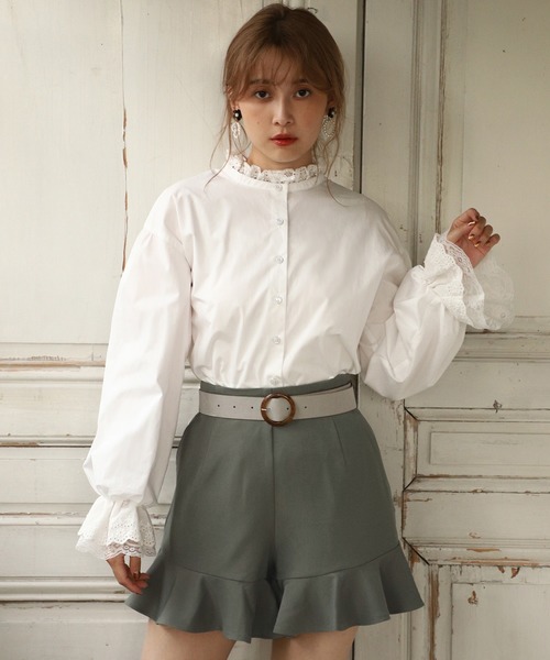 one after another NICE CLAUP(ワンアフターアナザーナイスクラップ)の「太ベルト付きフリルショートパンツ(その他パンツ・レディース・ブラック系その他/ブラウン/ブラウン系その他/カーキ・FREE)」の5枚目の写真