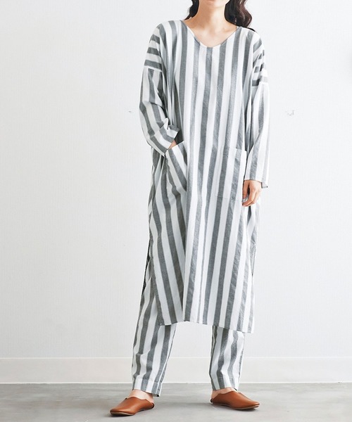 and myera（アンド マイラ）の「ａｎｄ　ｍｙｅｒａストライプのナイトウェア（ルームウェア/パジャマ・レディース・ホワイト×グレー・SMALL/MEDIUM/LARGE/X-LARGE）」の4枚目の写真