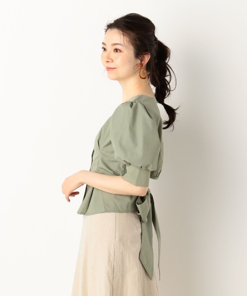 archives(アルシーヴ)の「バックリボンボリューム袖ブラウス(シャツ/ブラウス・レディース・オフホワイト/ベージュ/グリーン・MEDIUM)」の7枚目の写真